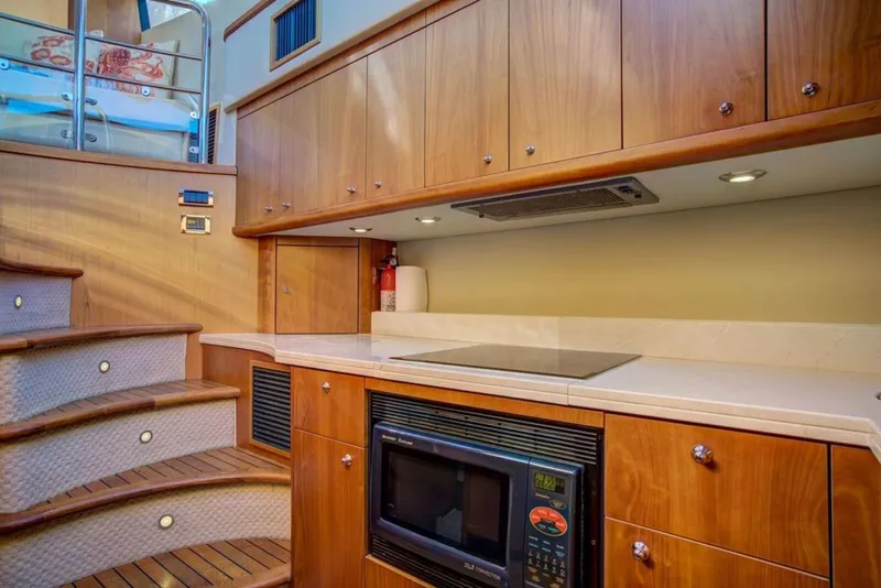 Slide: The Image of Sunseeker Predator 2010 - 18