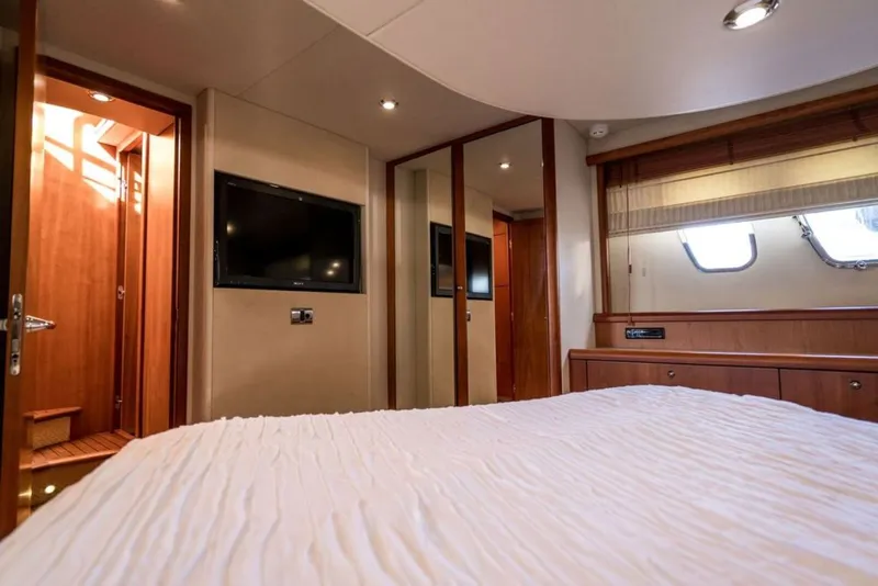 Slide: The Image of Sunseeker Predator 2010 - 22