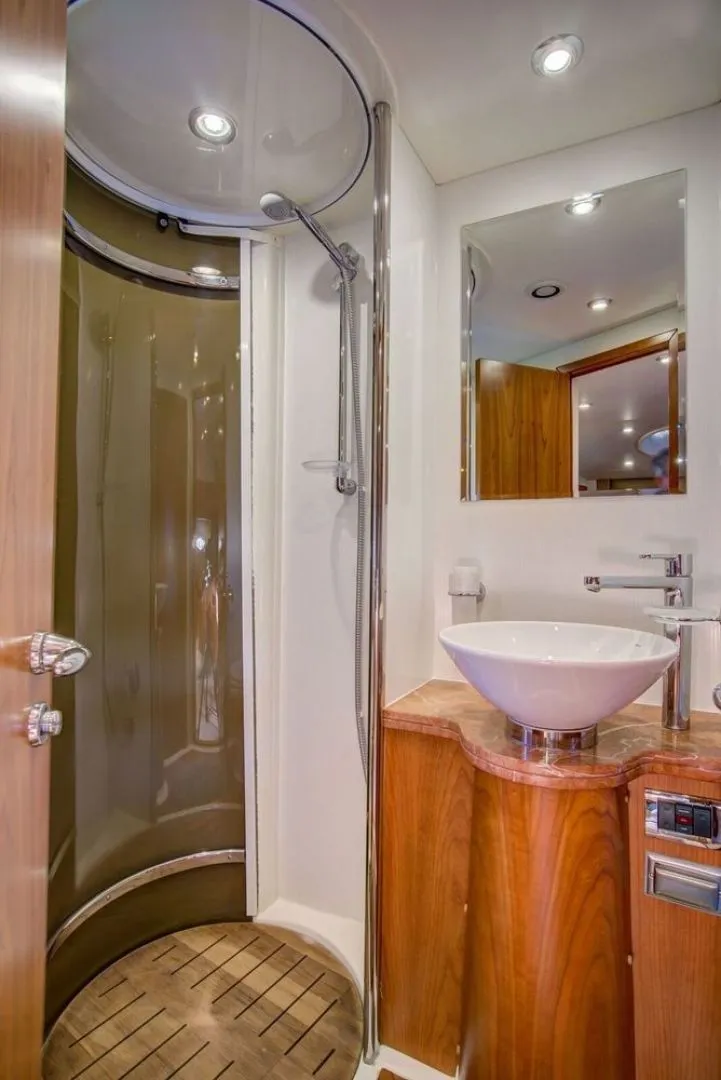 Slide: The Image of Sunseeker Predator 2010 - 24