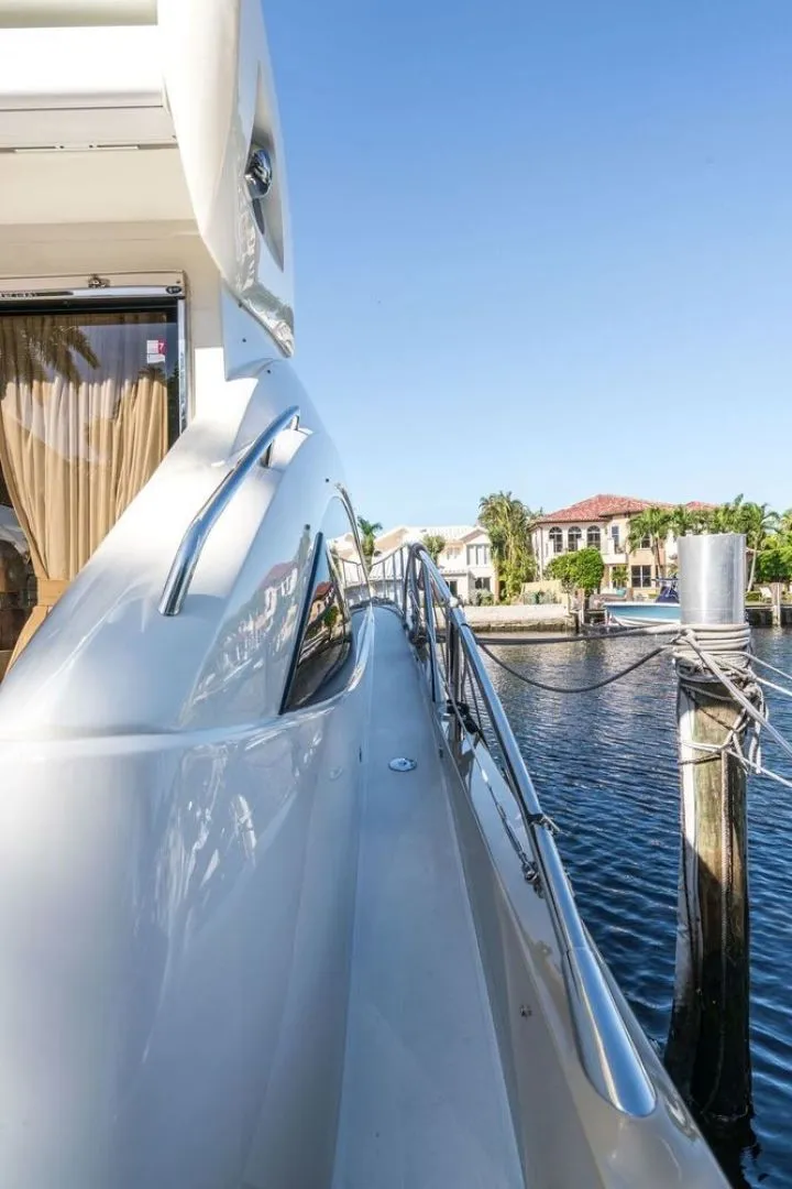 Slide: The Image of Sunseeker Predator 2010 - 4