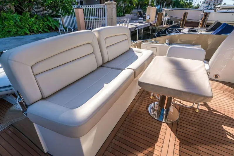 Slide: The Image of Sunseeker Predator 2010 - 6