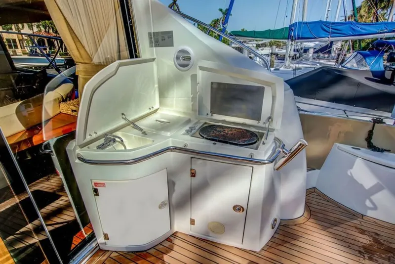 Slide: The Image of Sunseeker Predator 2010 - 8
