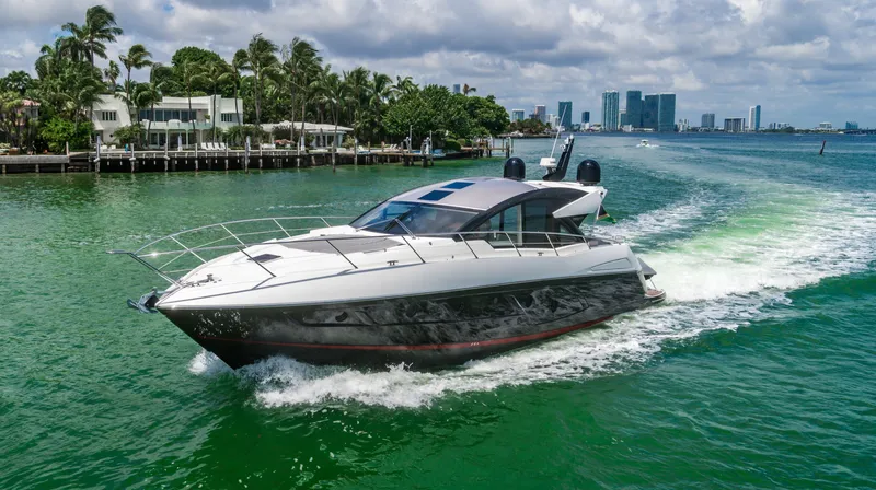 Slide: The Image of Sunseeker Predator 2019 - 15
