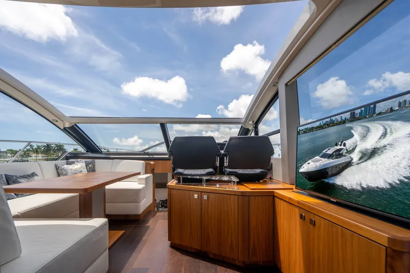 Slide: The Image of Sunseeker Predator 2019 - 54