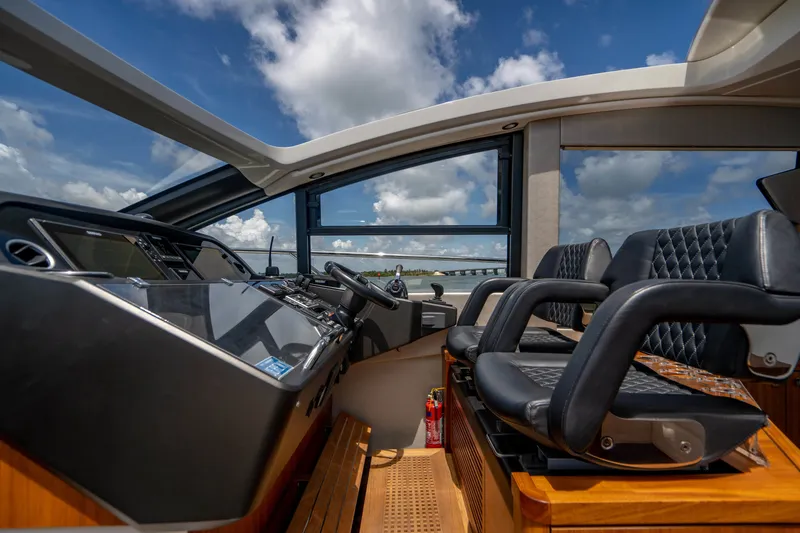 Slide: The Image of Sunseeker Predator 2019 - 58