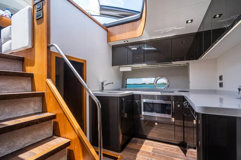 Slide: The Image of Sunseeker Predator 2019 - 65