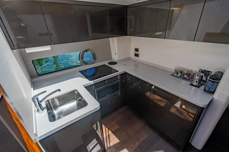 Slide: The Image of Sunseeker Predator 2019 - 68