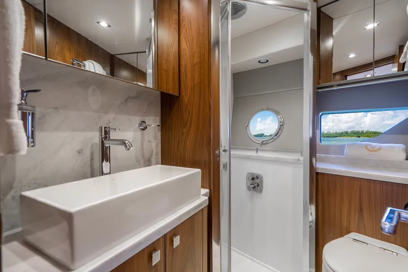 Slide: The Image of Sunseeker Predator 2019 - 73