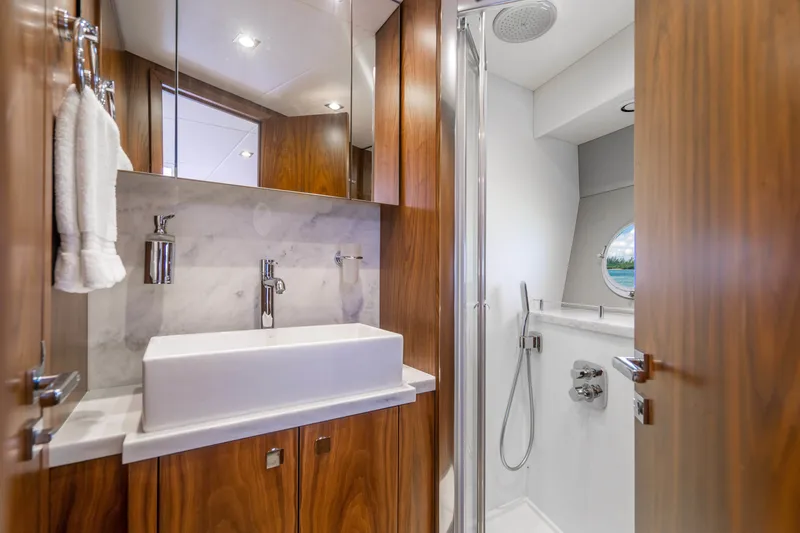 Slide: The Image of Sunseeker Predator 2019 - 76