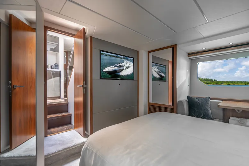 Slide: The Image of Sunseeker Predator 2019 - 80