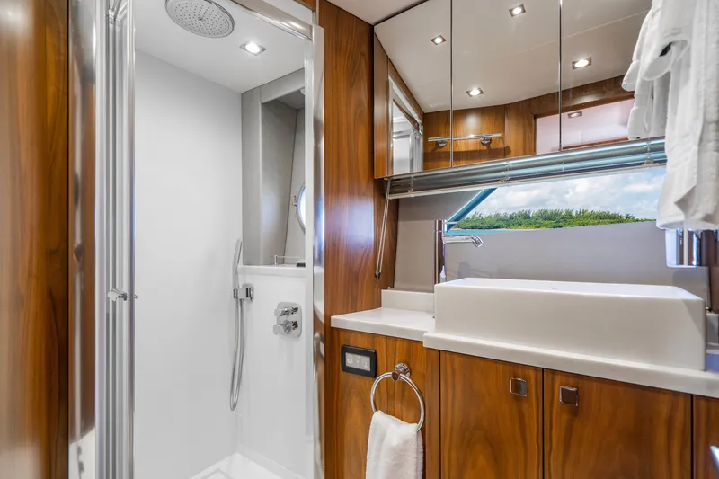 Slide: The Image of Sunseeker Predator 2019 - 83