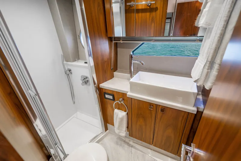 Slide: The Image of Sunseeker Predator 2019 - 84