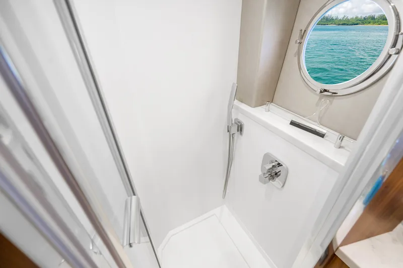 Slide: The Image of Sunseeker Predator 2019 - 86