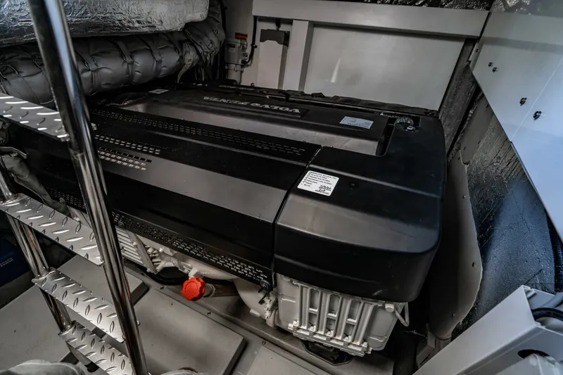 Slide: The Image of Sunseeker Predator 2019 - 90