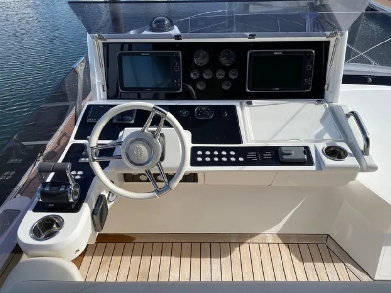 Slide: The Image of Sunseeker Manhattan 55 2015 - 10