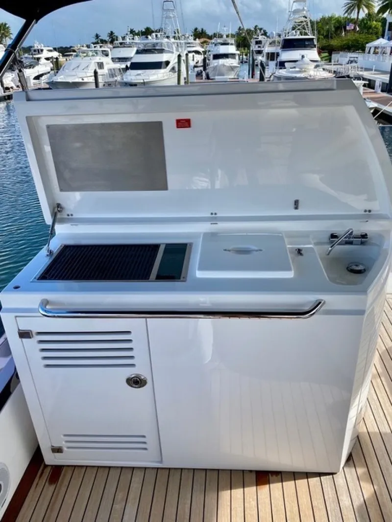 Slide: The Image of Sunseeker Manhattan 55 2015 - 9