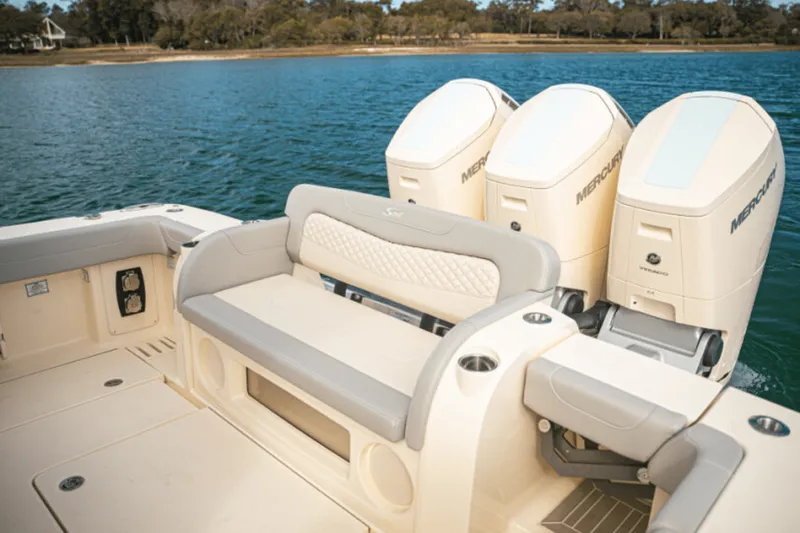 Slide: The Image of Scout 425 LXF 2024 - 13