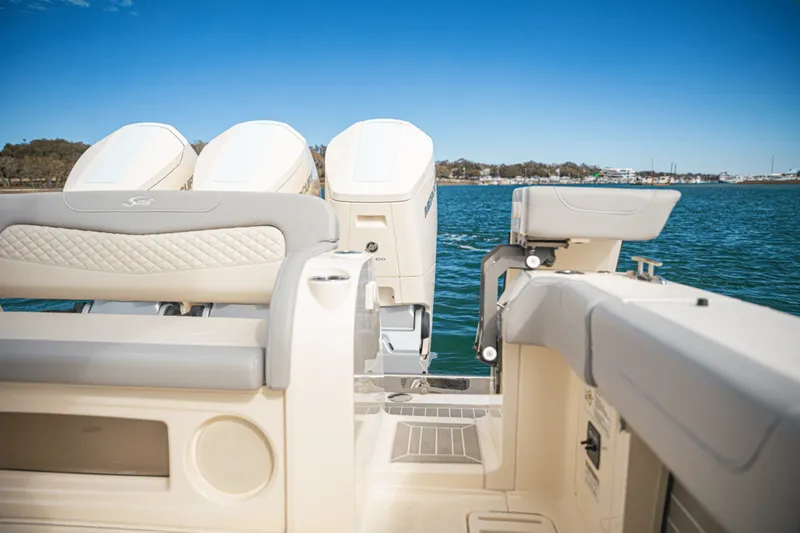 Slide: The Image of Scout 425 LXF 2024 - 16