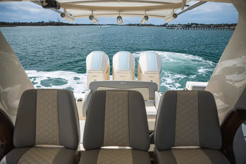 Slide: The Image of Scout 425 LXF 2024 - 17