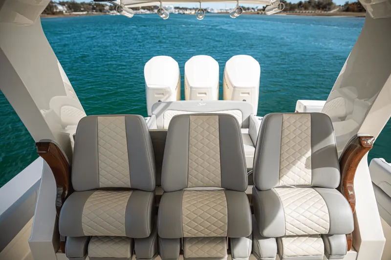 Slide: The Image of Scout 425 LXF 2024 - 18