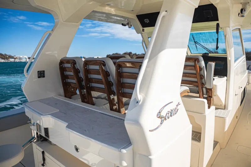 Slide: The Image of Scout 425 LXF 2024 - 23