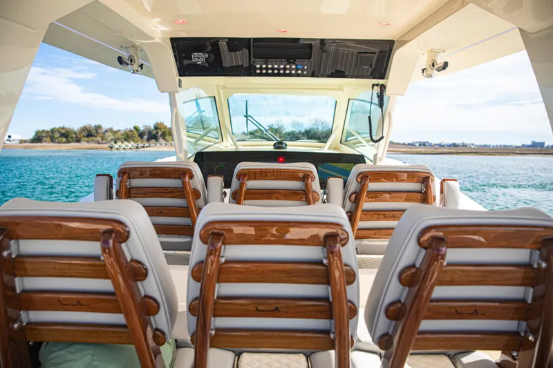 Slide: The Image of Scout 425 LXF 2024 - 25