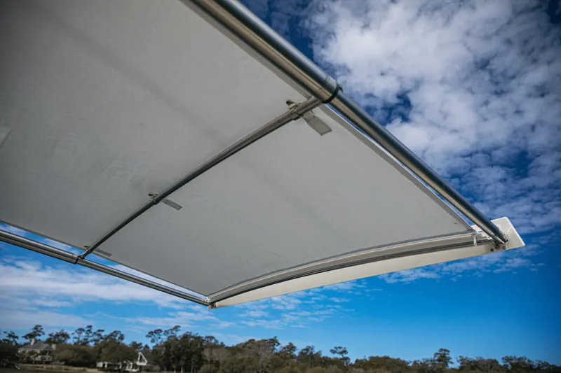 Slide: The Image of Scout 425 LXF 2024 - 27