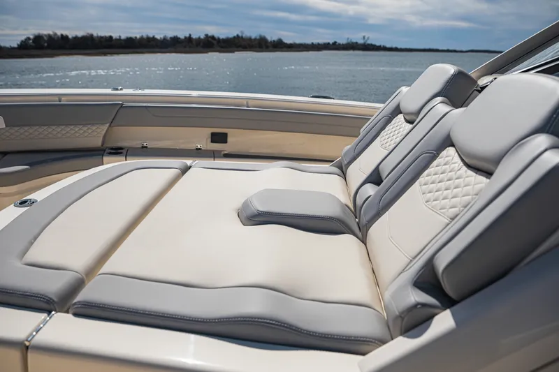 Slide: The Image of Scout 425 LXF 2024 - 32