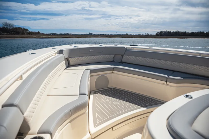 Slide: The Image of Scout 425 LXF 2024 - 34