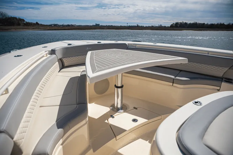 Slide: The Image of Scout 425 LXF 2024 - 36