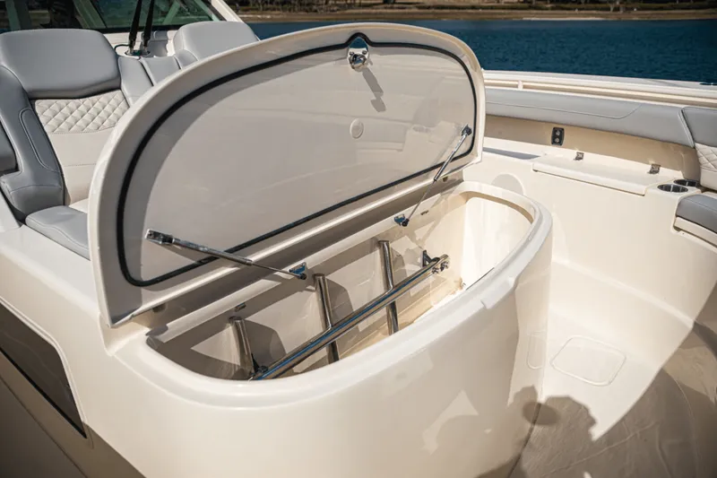 Slide: The Image of Scout 425 LXF 2024 - 37