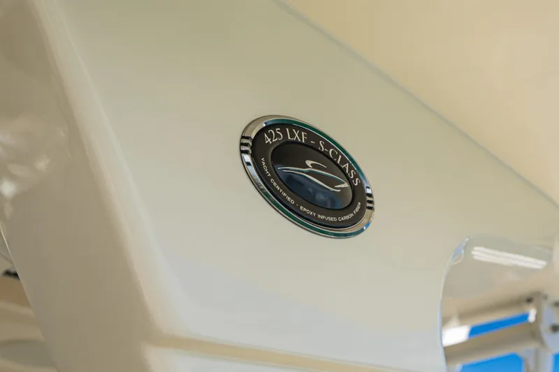 Slide: The Image of Scout 425 LXF 2024 - 38