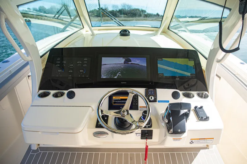 Slide: The Image of Scout 425 LXF 2024 - 42