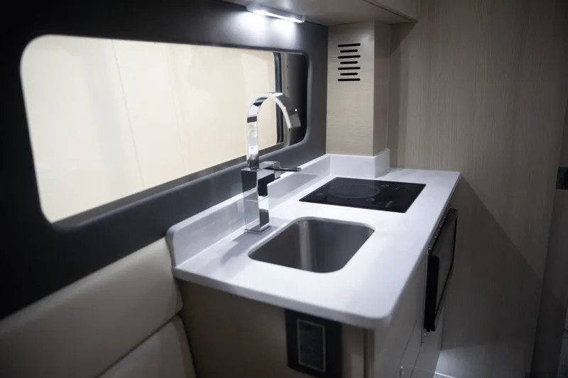 Slide: The Image of Scout 425 LXF 2024 - 45