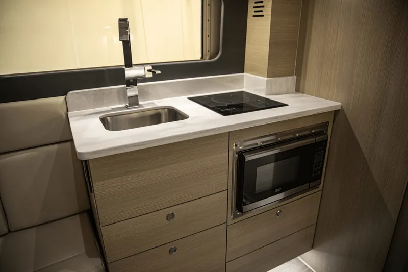 Slide: The Image of Scout 425 LXF 2024 - 46