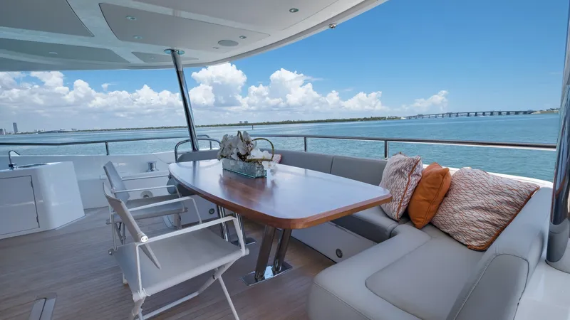 Slide: The Image of Sunseeker 86 Yacht 2018 - 16