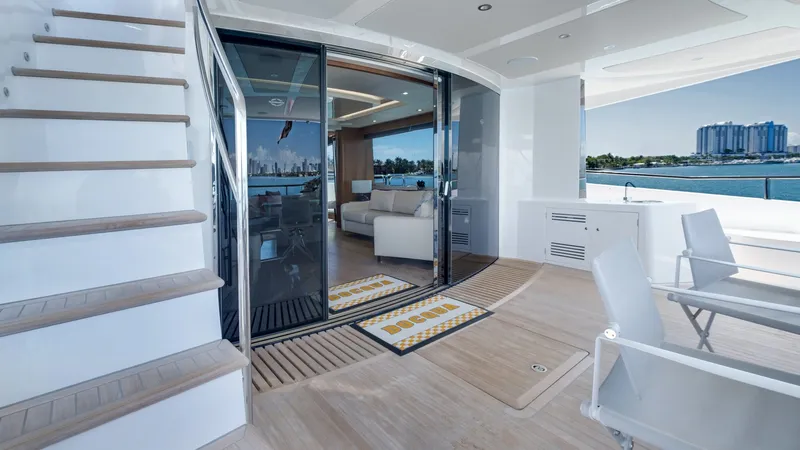Slide: The Image of Sunseeker 86 Yacht 2018 - 17