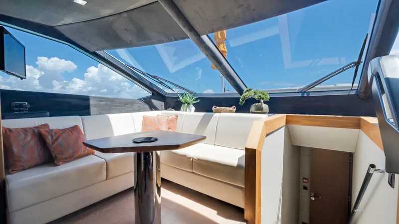 Slide: The Image of Sunseeker 86 Yacht 2018 - 28