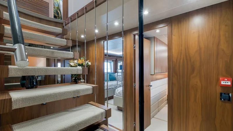 Slide: The Image of Sunseeker 86 Yacht 2018 - 29