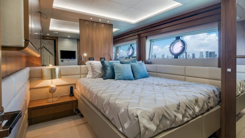 Slide: The Image of Sunseeker 86 Yacht 2018 - 37