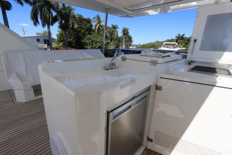 Slide: The Image of Prestige Motoryacht 2017 - 29
