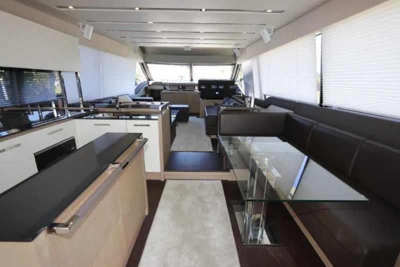 Slide: The Image of Prestige Motoryacht 2017 - 6