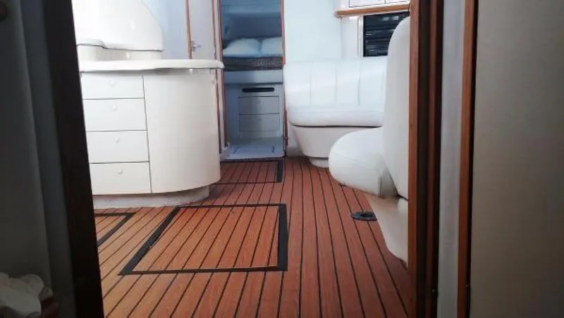 Slide: The Image of Sea Ray Sundancer 1997 - 2