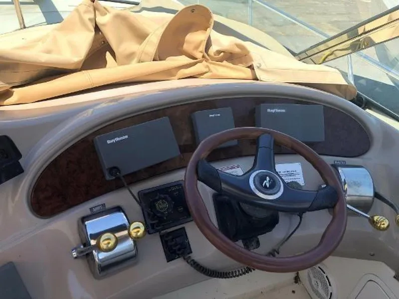 Slide: The Image of Sea Ray Sundancer 2000 - 4