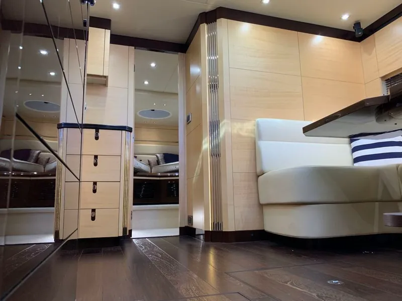 Slide: The Image of Sunseeker San Remo 2014 - 6