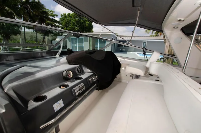 Slide: The Image of Sea Ray Sundancer 1993 - 11