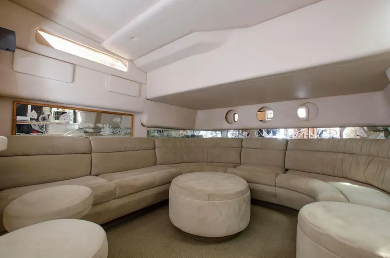 Slide: The Image of Sea Ray Sundancer 1993 - 13