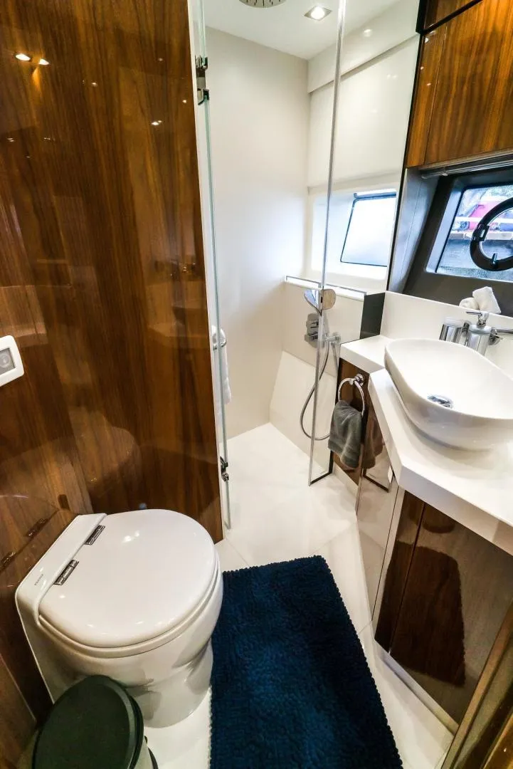 Slide: The Image of Sunseeker Manhattan 2019 - 16