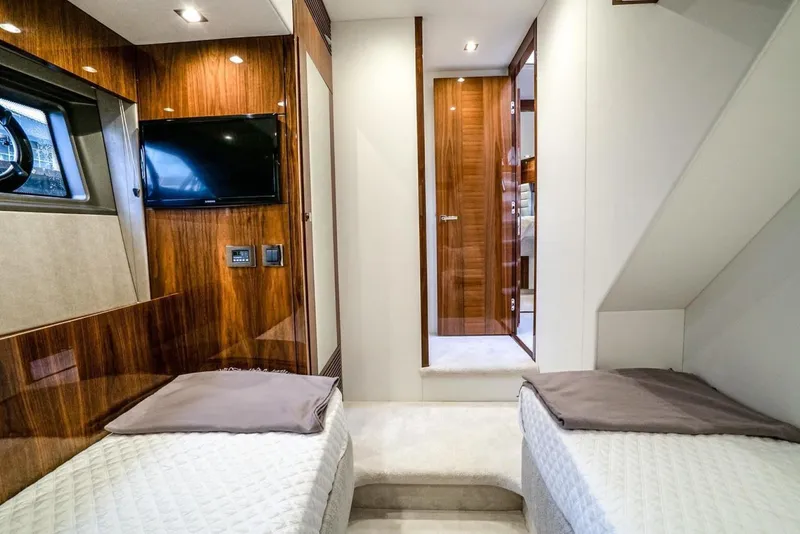 Slide: The Image of Sunseeker Manhattan 2019 - 19