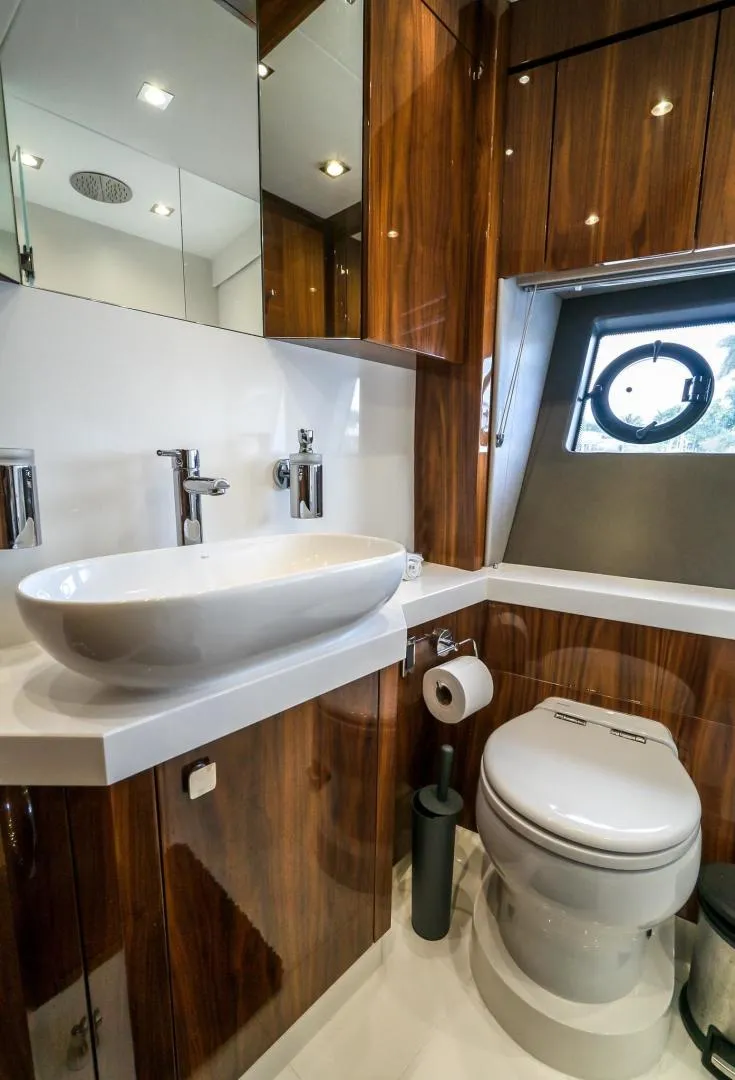 Slide: The Image of Sunseeker Manhattan 2019 - 23